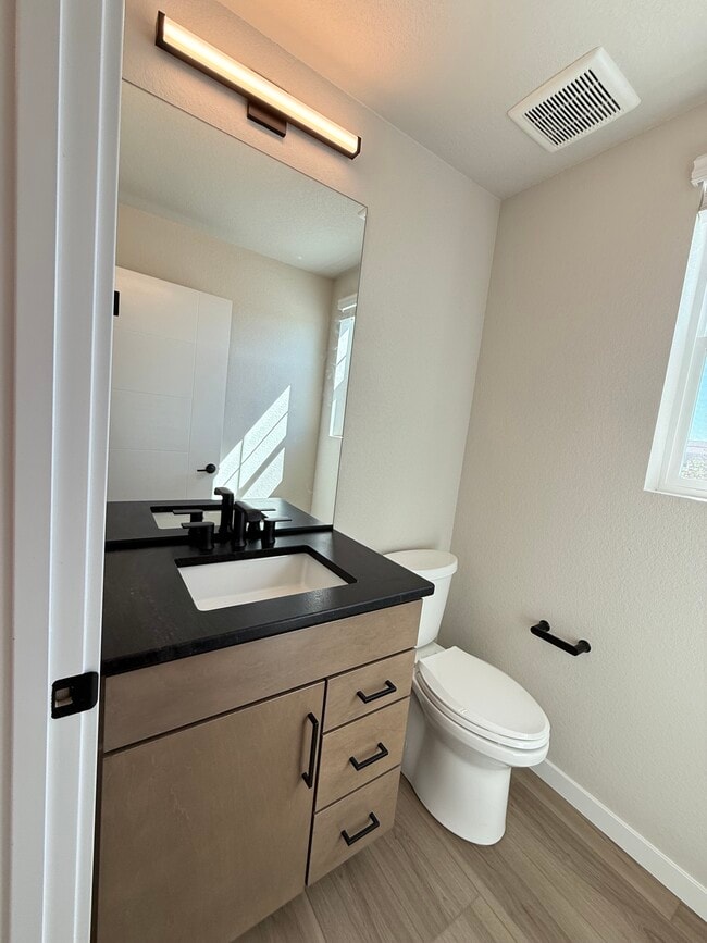 Building Photo - 10202 Spry St