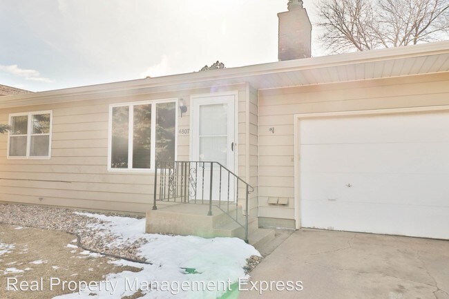Building Photo - 4805-4807 S Baha Ave