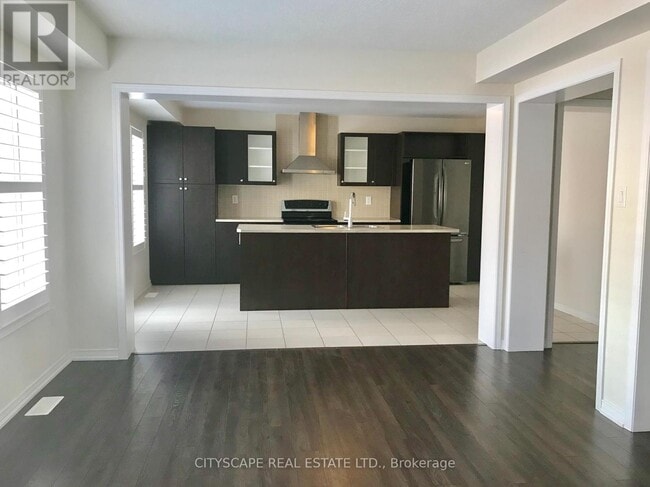 Photo du bâtiment - 8600 Sweet Chestnut Dr