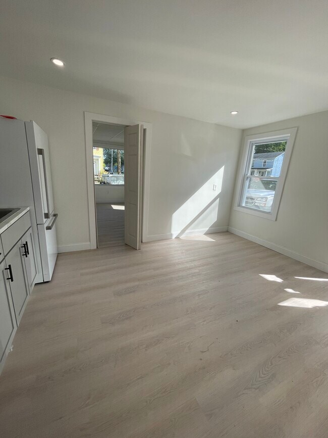 Kitchen/Livingroom. - 55 Franklin Ave