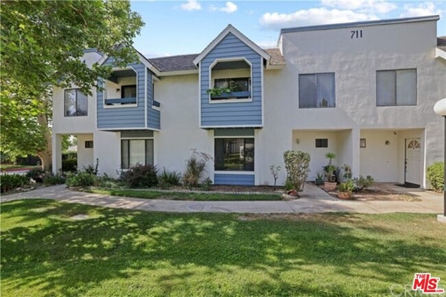 Building Photo - 711 Church Pl