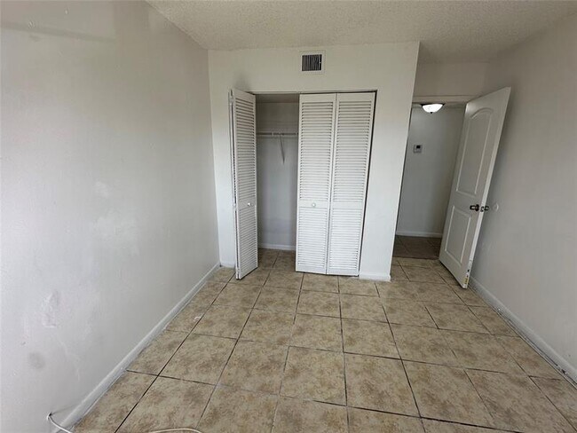 Building Photo - 3700 NW 21st St