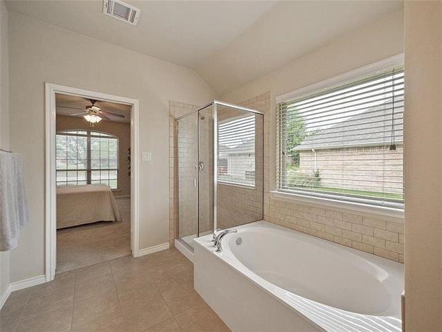 Foto del edificio - 1216 Lost Valley Dr