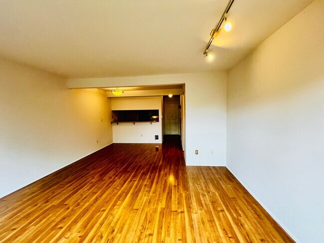Foto del edificio - Adorable Townhouse Located in Downtown Pou...