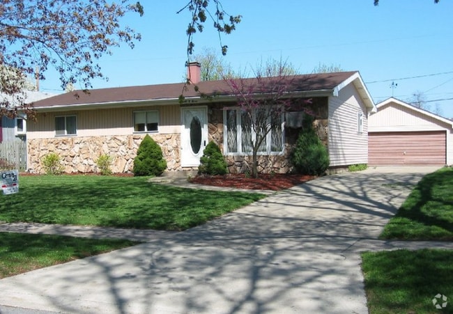 Building Photo - 9007 Ohio Pl