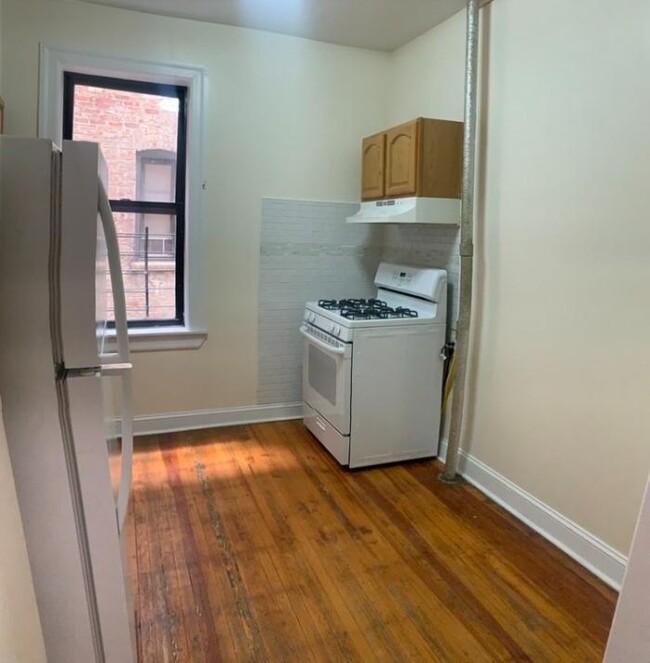 Building Photo - 2 bedroom in BRONX NY 10468