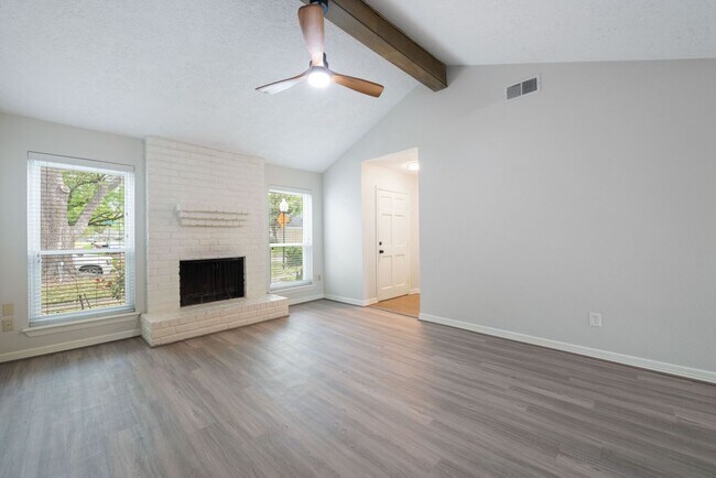 Foto del edificio - 11805 Southlake Dr