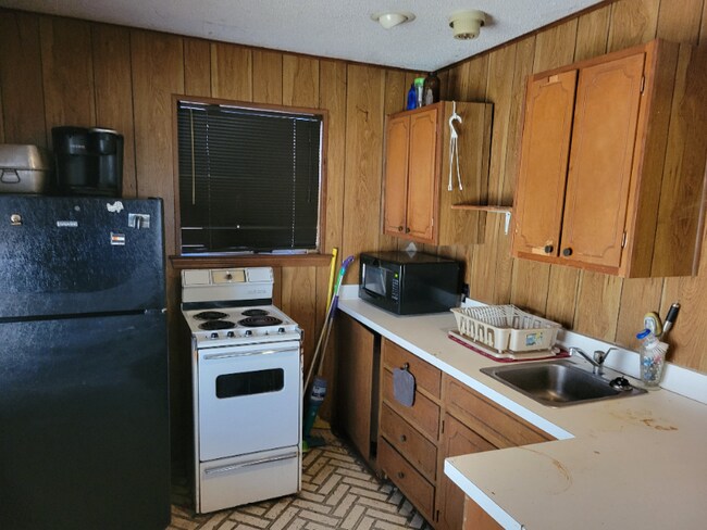 Foto del edificio - 221 Redbird Ln