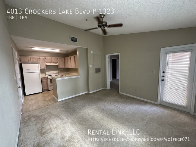 Foto del edificio - 4013 Crockers Lake Blvd