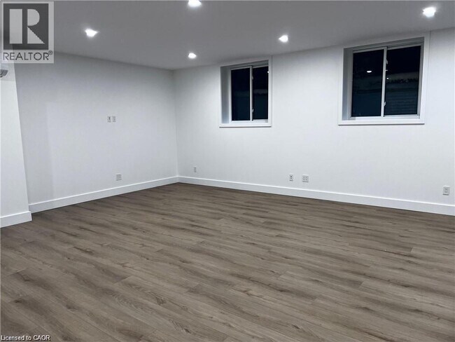 Photo du bâtiment - 5 Kastner St