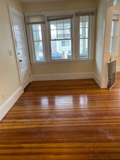 Foyer - 39 Fairmont Ave