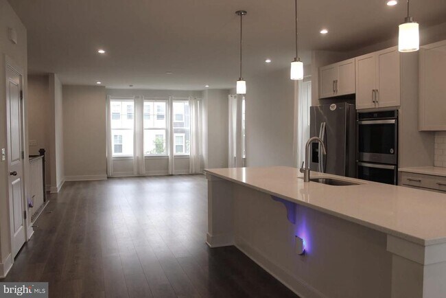 Building Photo - 17660 Falcon Heights St