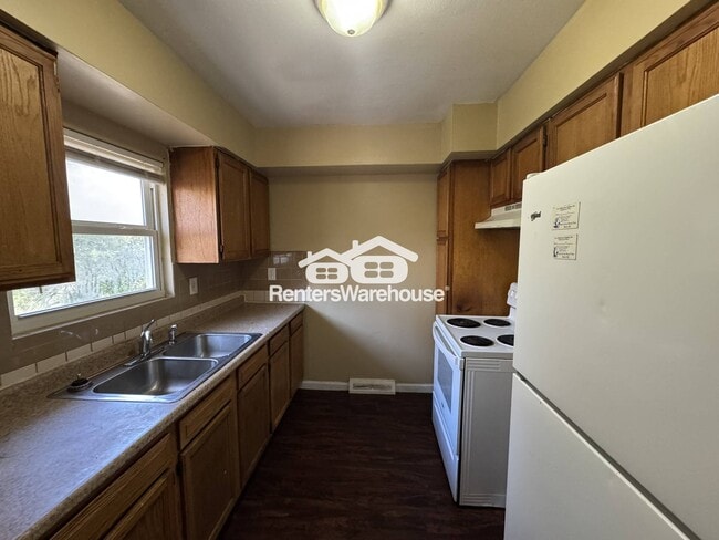 Building Photo - 10137 Cavalier Ct