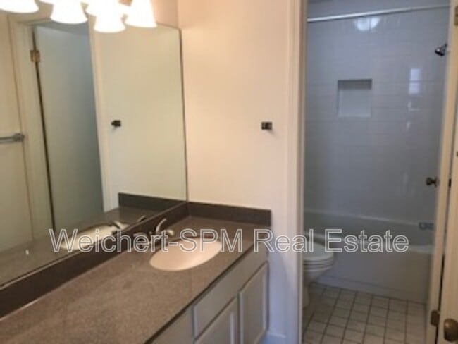 Foto del edificio - 109 N Main St