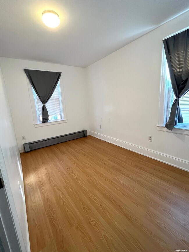Foto del edificio - 48-34 206th St