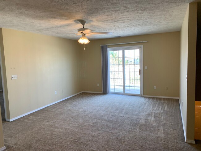 Building Photo - 1107 Ekstam Dr