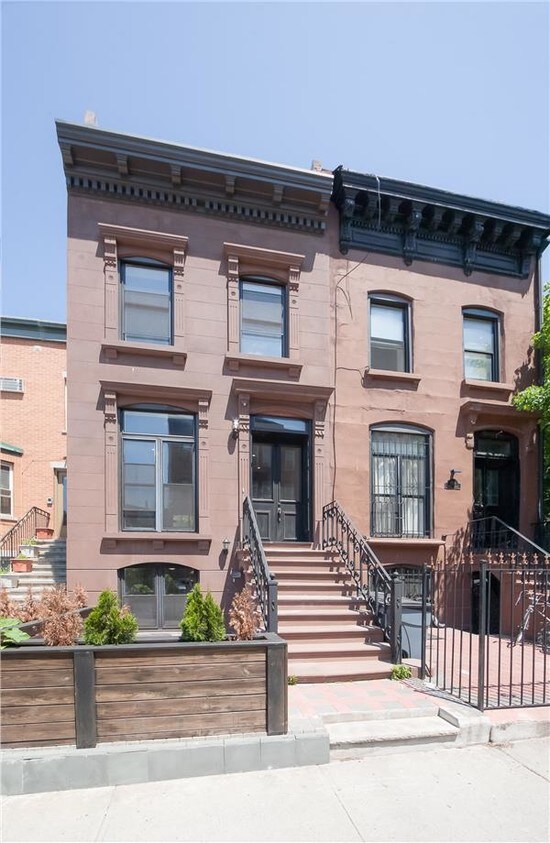 Primary Photo - 511 Greene Ave