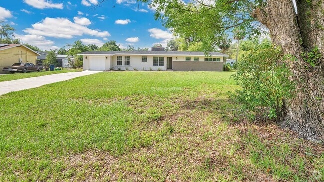 Building Photo - 1008 Camphor Ln
