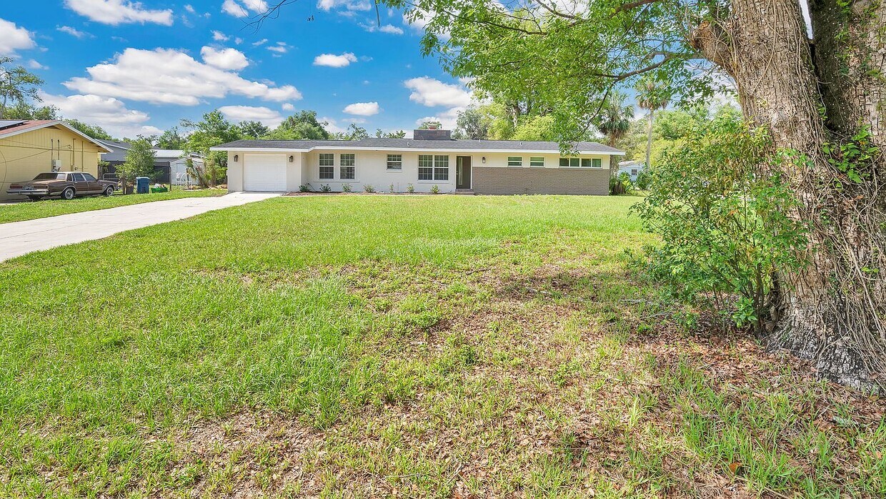 Primary Photo - 1008 Camphor Ln