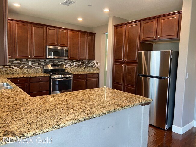Foto del edificio - 4 br, 3 bath House - 2631 Michelangelo Court