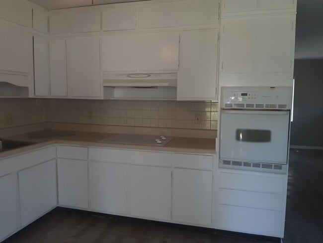 Foto del edificio - 714 Wilder Rd