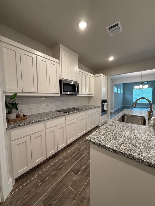 Building Photo - 3/2/2 Godley ISD + Pet Welcome Sprinklers - WALK IN SHOWER