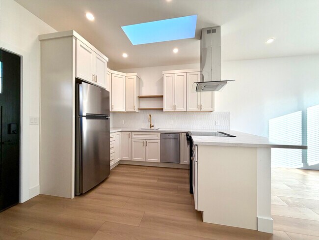 Building Photo - 6619 Pecan Ave