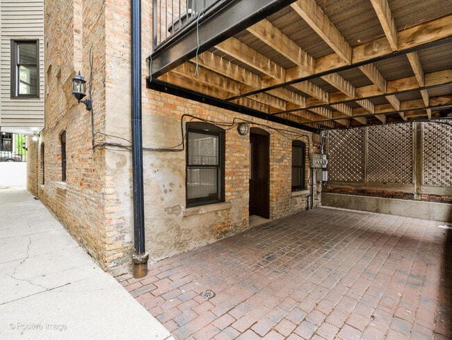Building Photo - 1445 N Mohawk St