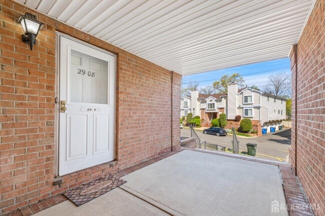 Building Photo - 2908 Madaline Dr