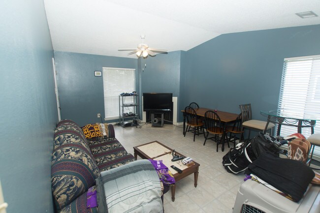 Building Photo - 5135 Nicholson Dr