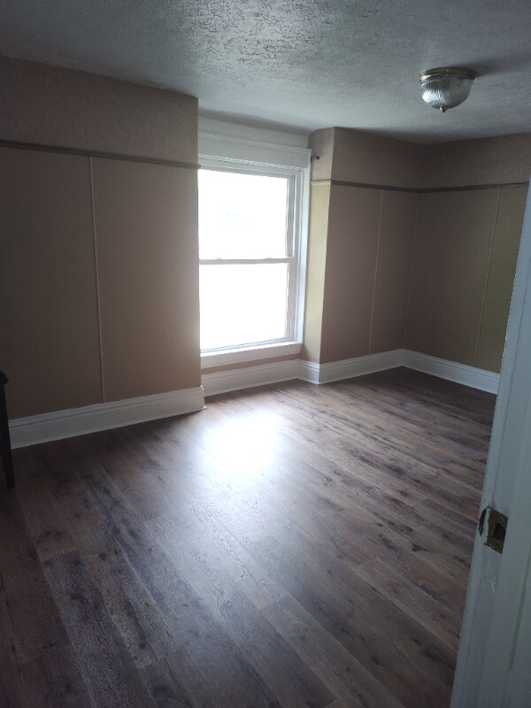 Primary Photo - 320 Toledo St