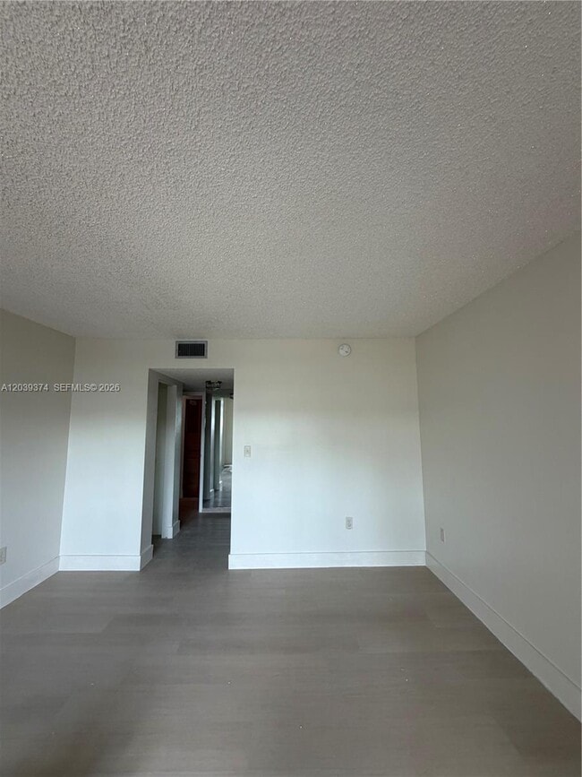 Foto del edificio - 1800 NW 24th Ave