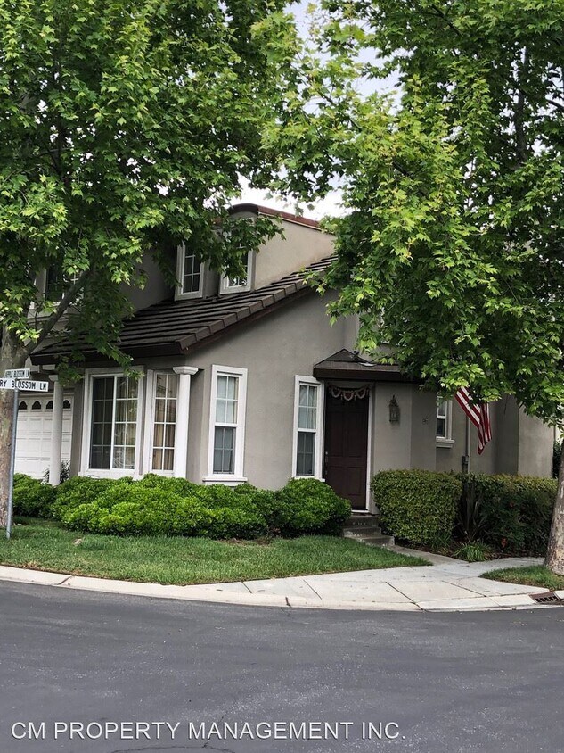 Primary Photo - 4 br, 2 bath House - 300 Apple Blossom Ln.