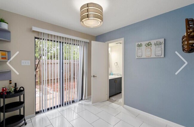 Building Photo - Updated 3-Bed Townhome Oasis in Copperfield | Greenbelt Views, Granite Kitchen & Move-In Ready!
