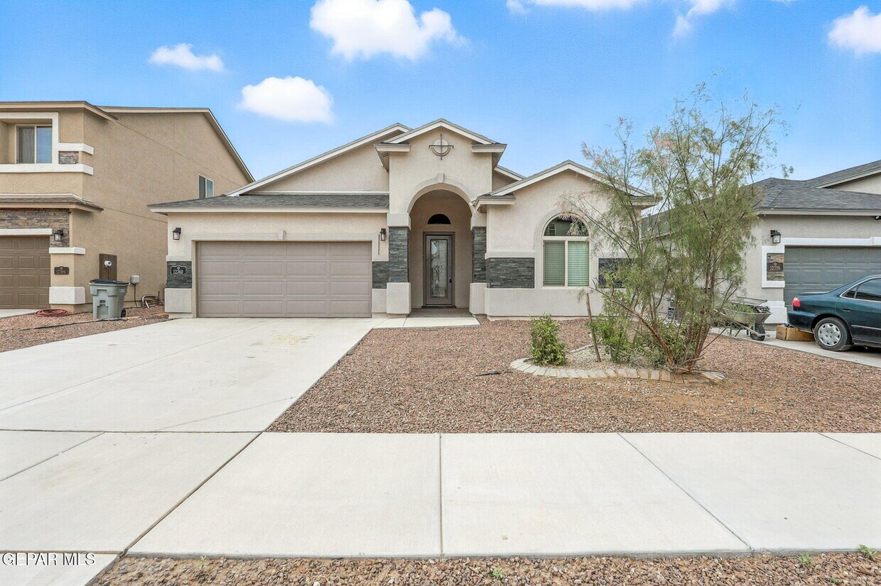 Foto principal - 12360 Desert Path Ct