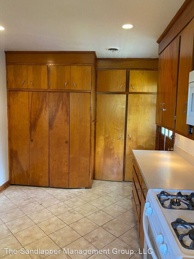 Foto del edificio - 2 br, 1 bath House - 189B Third Avenue