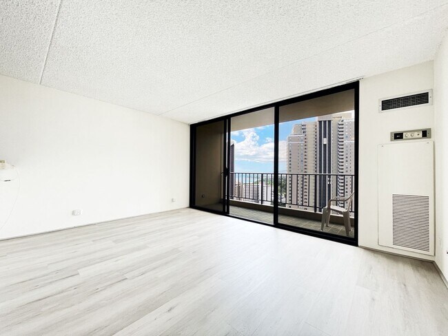 Building Photo - One Bedroom Waikiki Condo with Central A/C...