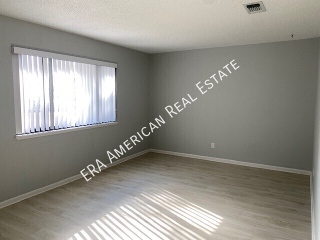 Foto del edificio - $500 off 1st full month of rent!