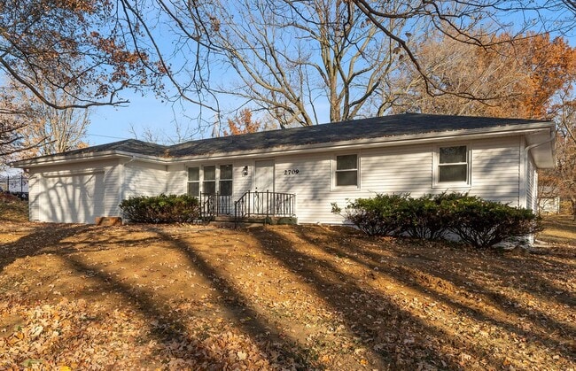 Foto del edificio - For Rent – Beautifully Renovated 4 Bedroom, 2 Bath Home