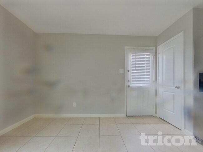 Building Photo - 4817 Cedar Springs Dr