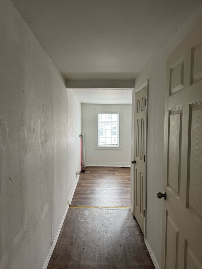 Building Photo - 1124 Dudley Ave