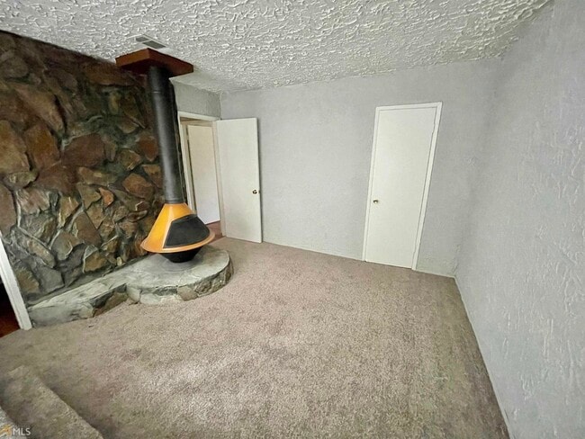 Building Photo - 6108 Deerfield Ct