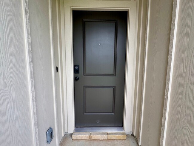 Foto del edificio - 914 Switchgrass Dr