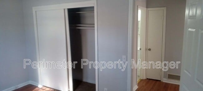 Foto del edificio - 9306 Gibson Ave