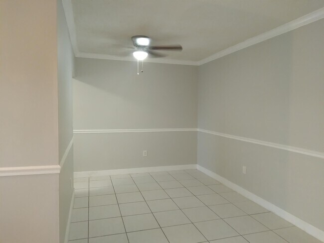 Foto del edificio - 1265 W 24th St
