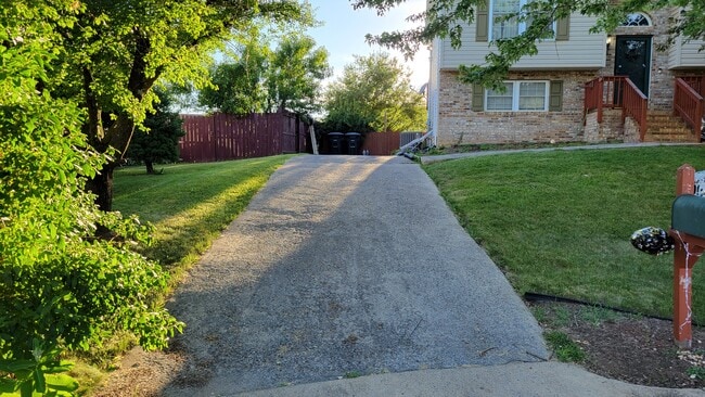Building Photo - 131 Brookside Pl