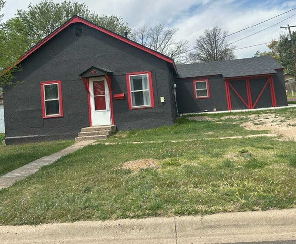 Primary Photo - 3 Bedroom 1 Bath home close to WT Universi...