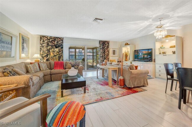 Foto del edificio - 83 Glades Blvd