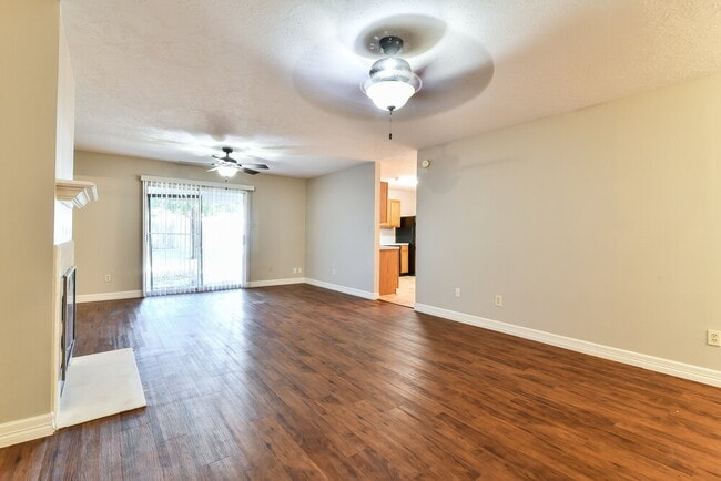 Foto del edificio - 28710 Raestone St