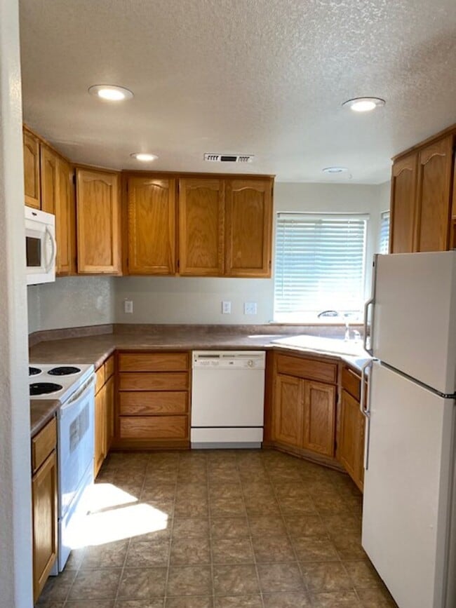 Building Photo - 2210-2214 ARLINGTON